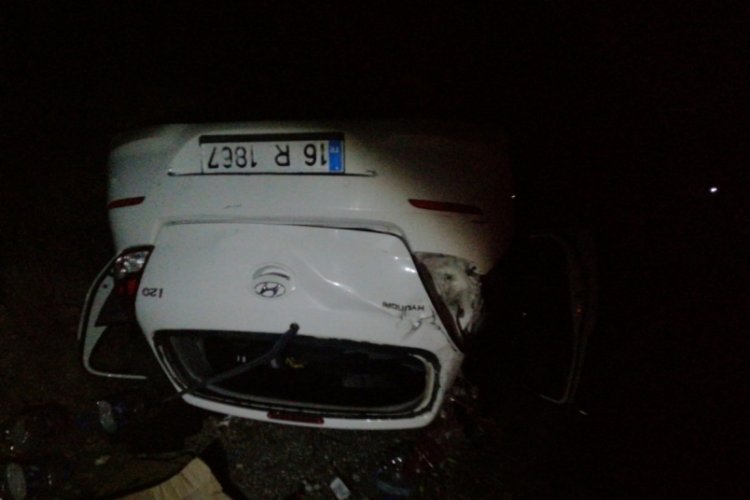 Karab&uuml;k'te otomobil takla attı: 2'si &ccedil;ocuk 4 kişi yaralı