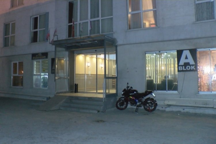 İstanbul'da bir kişi otel odasında &ouml;l&uuml; buldu