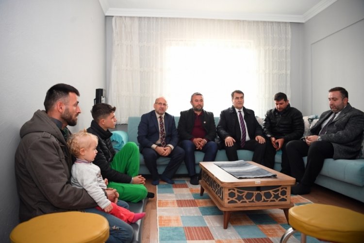 Mustafa D&uuml;ndar'dan depremzede ailelere ziyaret