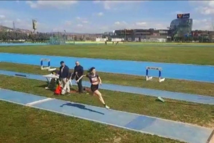 3 adım atlama birinciliğini Berra Akt&uuml;rk kazandı
