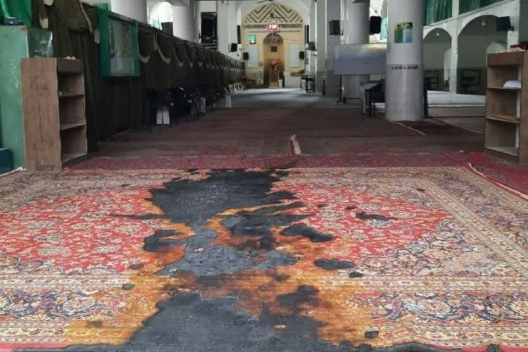 İran'da 4 cami kundaklandı