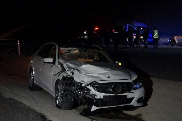 Uşak'ta otomobil motosikletle &ccedil;arpıştı: 2 kişi &ouml;ld&uuml;