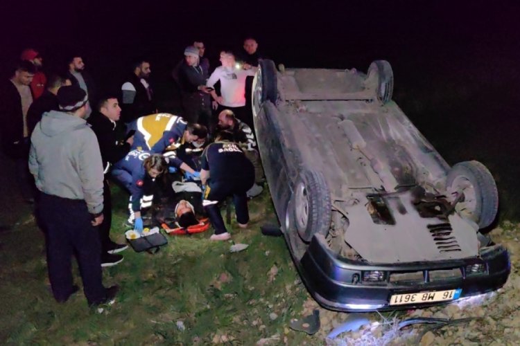 Bursa İneg&ouml;l'de otomobil ile elektrikli bisiklet &ccedil;arpıştı: 2 yaralı