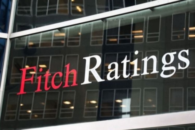 Fitch, T&uuml;rkiye'nin b&uuml;y&uuml;me tahminini y&uuml;kseltti