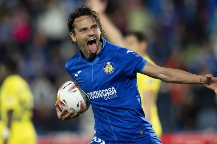 Enes &Uuml;nal 12'den vurdu!