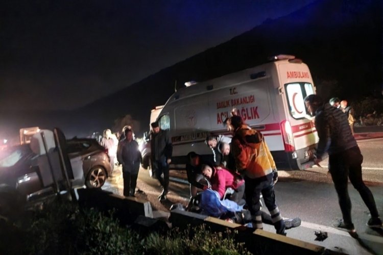 Muğla'da otomobil İle motosiklet &ccedil;arpıştı