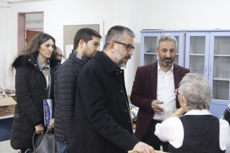 T&uuml;rk eğitim sendikası Bursa şubeleri deprem b&ouml;lgesinde &ccedil;ocukların g&ouml;nl&uuml;nde taht kurdu!