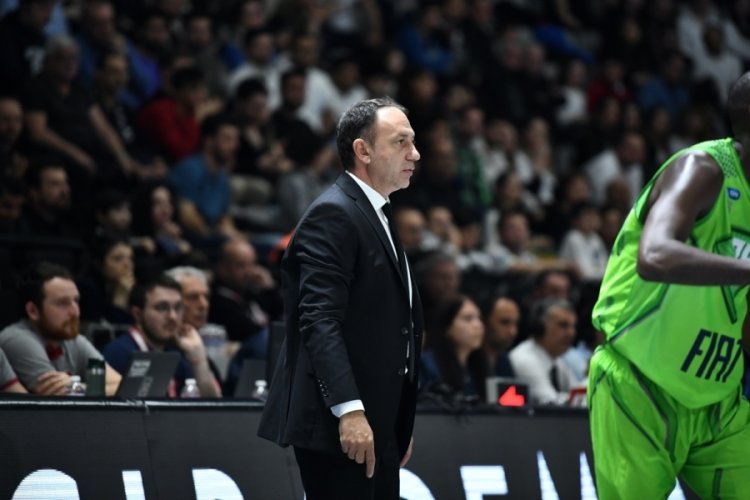 TOFAŞ Basketbol Takımı Başantren&ouml;r&uuml; Orhun Ene: Bir an &ouml;nce reaksiyon vermeliyiz