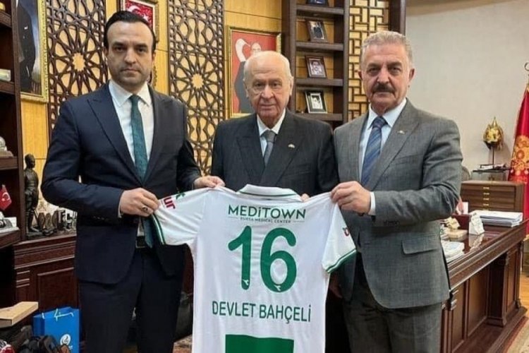 Bursaspor'a MHP Genel Merkez'den b&uuml;y&uuml;k destek!