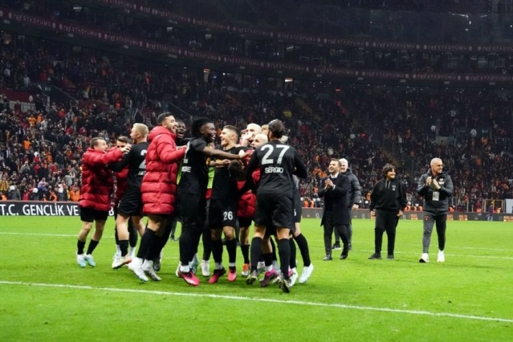 Galatasaray galibiyet serisini 17'e &ccedil;ıkardı