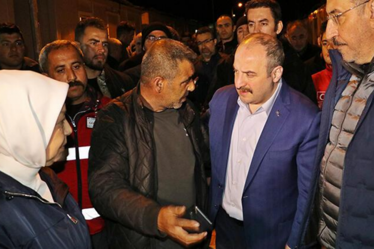 Bakan Varank: İftiralarla kaybedecek vaktimiz yok