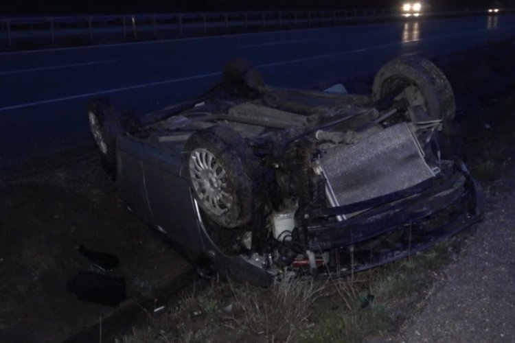 Kırıkkale'de takla atan otomobil su kanalına devrildi: 3 yaralı