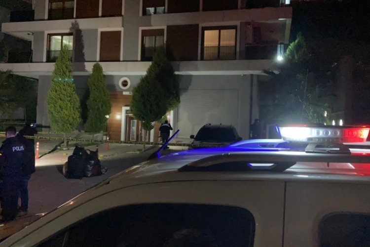 İzmir'de dini nikahlı eşi ve kayınvalidesini vurdu, olay yerinden ka&ccedil;tı!