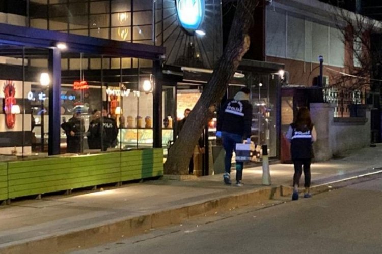 İstanbul'da l&uuml;ks restoranda silahlı gece