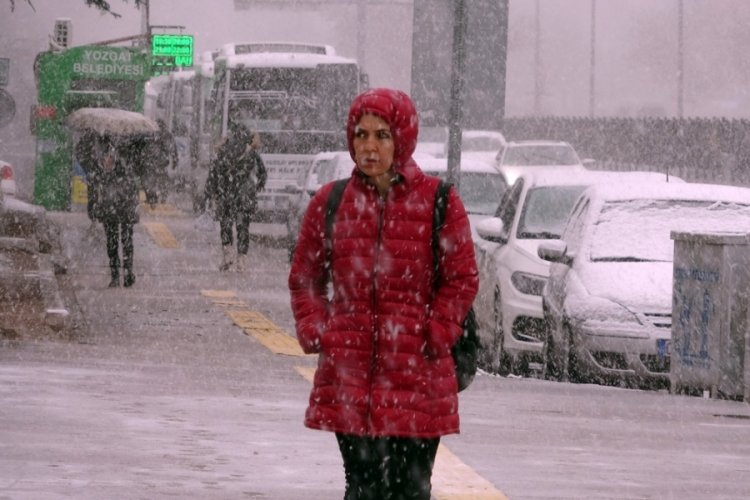 Yozgat'ta kar yağışı başladı