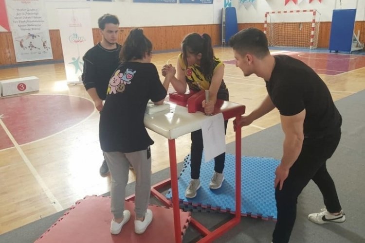 Bayburt'ta bilek g&uuml;reşi m&uuml;sabakaları sona erdi