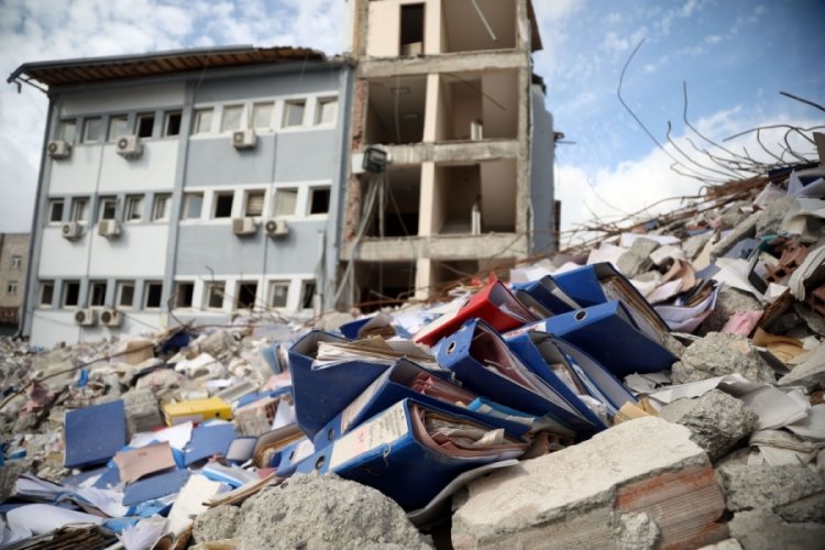 Hatay'da enkazdaki belgeler korumaya alındı