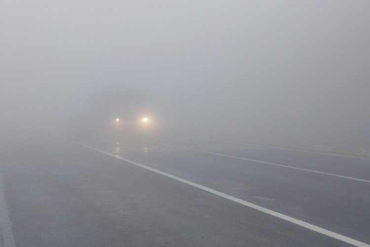 Bolu Dağı yolunda yoğun sis hakim oldu
