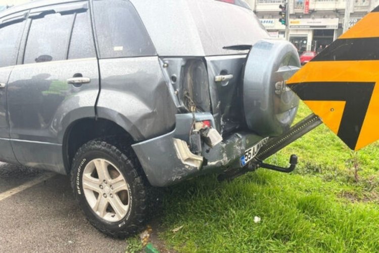 Samsun'da cip ile minib&uuml;s &ccedil;arpıştı: 2 kişi yaralandı