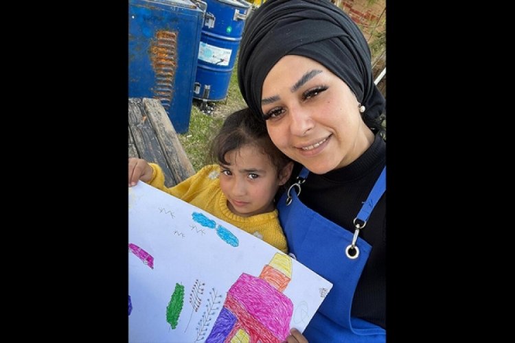 MasterChef Esra depremzede &ccedil;ocukları sevindirdi