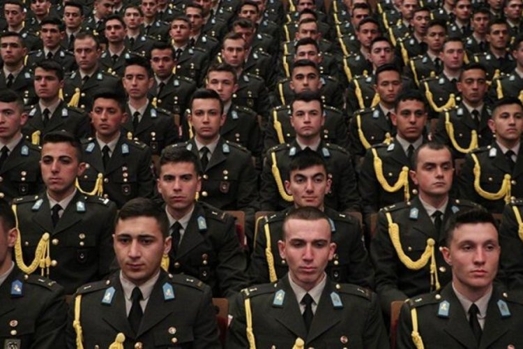 Atat&uuml;rk'&uuml;n Kara Harp Okulu'na giriş yıl d&ouml;n&uuml;m&uuml; t&ouml;renle kutlandı