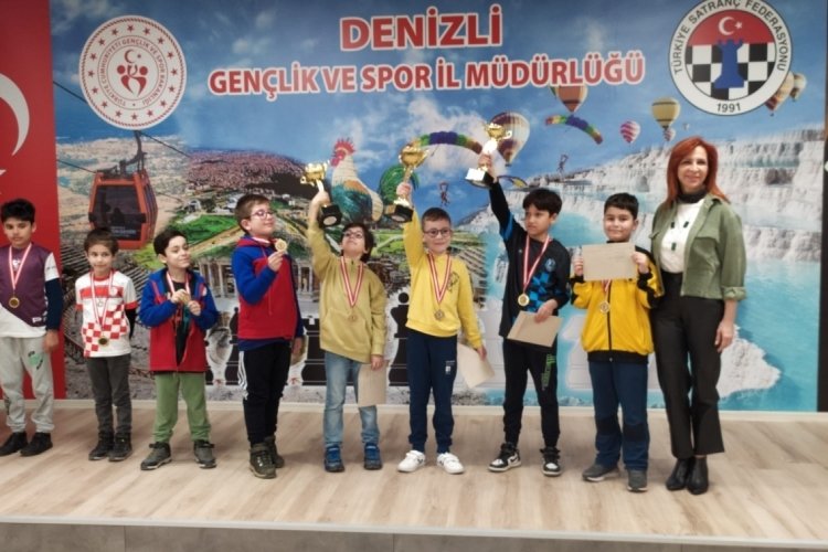 Denizli'de hamleler sağlık &ccedil;alışanları i&ccedil;in yapıldı