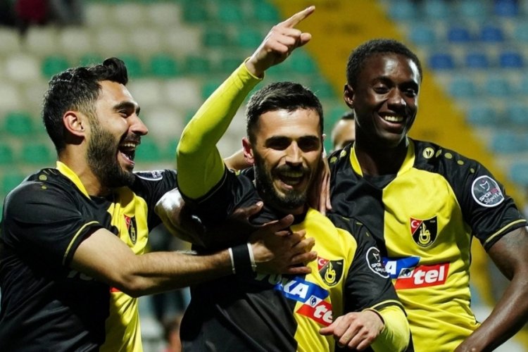 İstanbulspor Sivasspor'u 3-0 mağlup eti etti