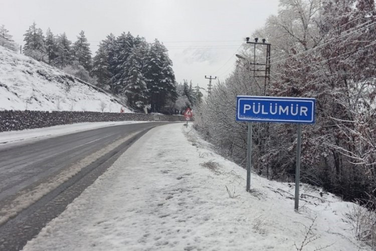 Tunceli g&uuml;ne 'beyaz' uyandı