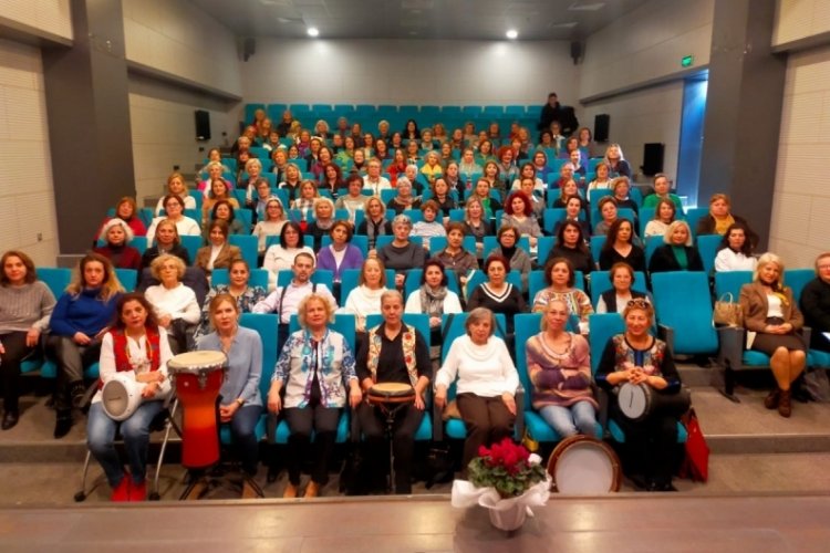 Bursa'da konsere bilet yerine yardım paketi ile girecekler