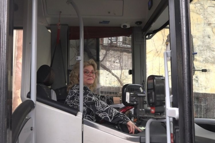 Hayallerinin peşinden gitti 50 yaşından sonra Bursa'da otob&uuml;s şof&ouml;r&uuml; oldu