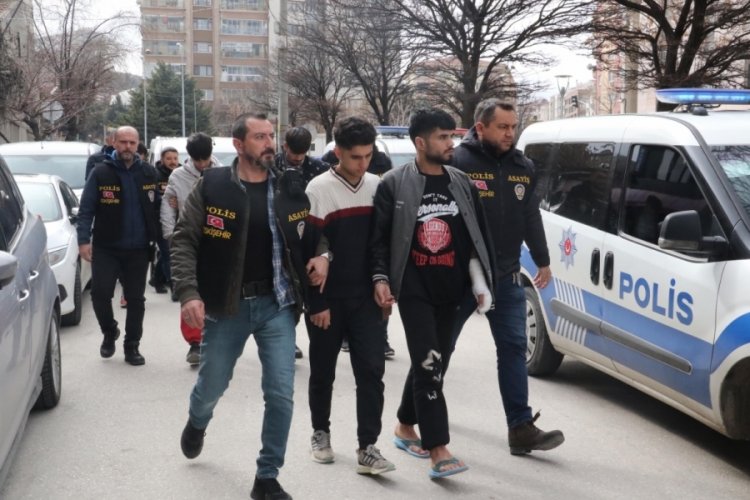 İranlı Reza Eskişehir'deki evinde &ouml;ld&uuml;r&uuml;ld&uuml;; 6 Afgan g&ouml;zaltında