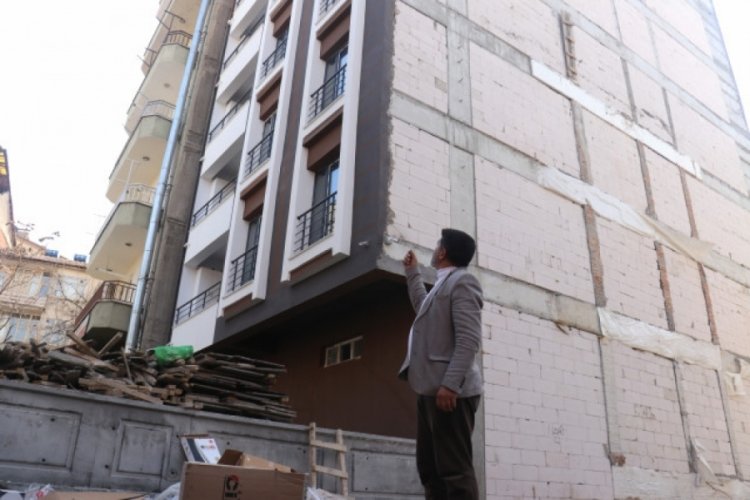 Malatya'da binaları depremi hasarsız atlatan m&uuml;teahhit konuştu: İnşaatın başında oldum