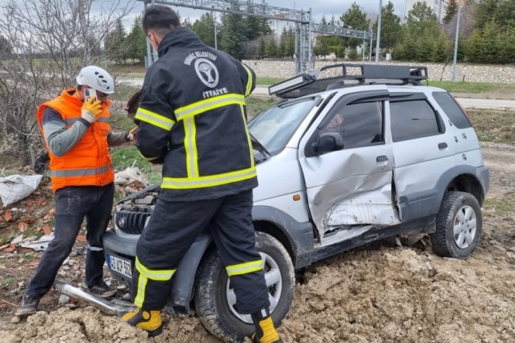 K&uuml;tahya'da iki otomobil &ccedil;arpıştı: 7 yaralı