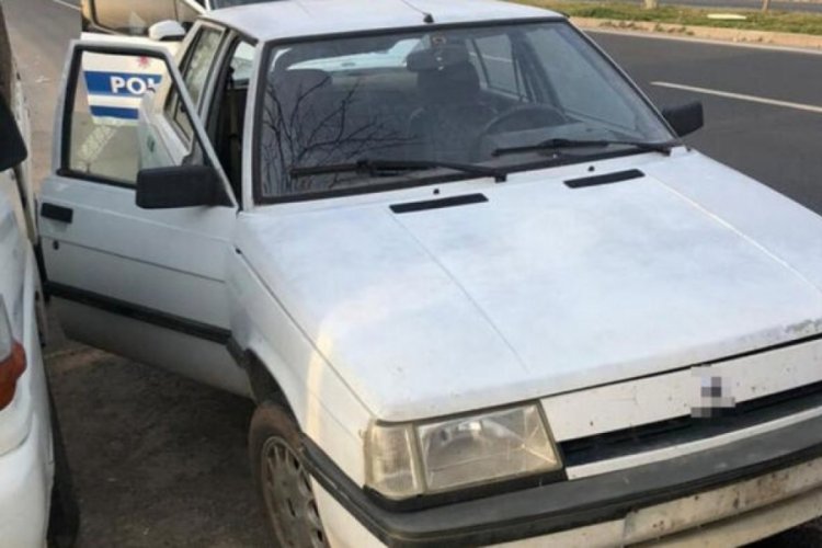 Şanlıurfa'daki 2 otomobil hırsızı ka&ccedil;arken yakalandı