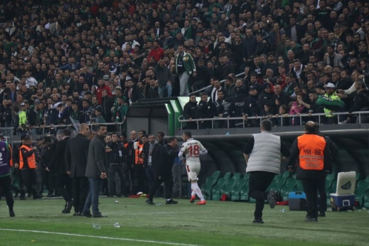 Sakaryaspor- Yılport Samsunspor ma&ccedil;ına ceza yağdı