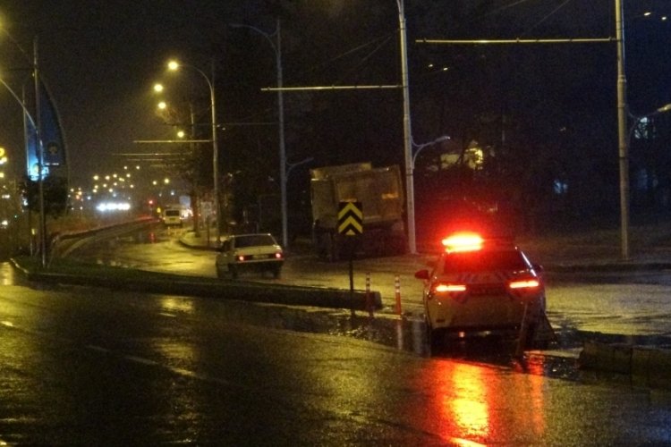 Malatya'da sağanak yağış hayatı fel&ccedil; etti