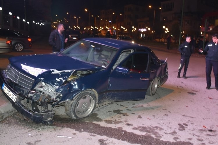 Kastamonu Tosya'da iki ara&ccedil; kafa kafaya &ccedil;arpıştı