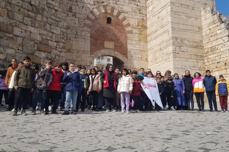 85 depremzede &ouml;ğrenciye Bursa gezisi