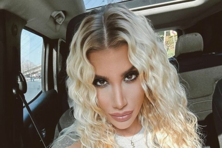 İrem Derici, Atakan Işıktutan ile &ccedil;ocukluk fotoğrafını paylaştı
