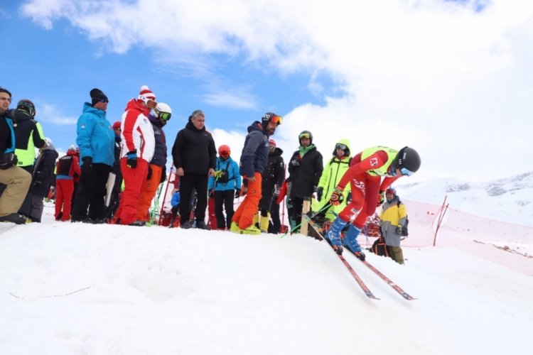 Kış sporlarının merkezi olan Uludağ'da madalyalar sahibini buldu