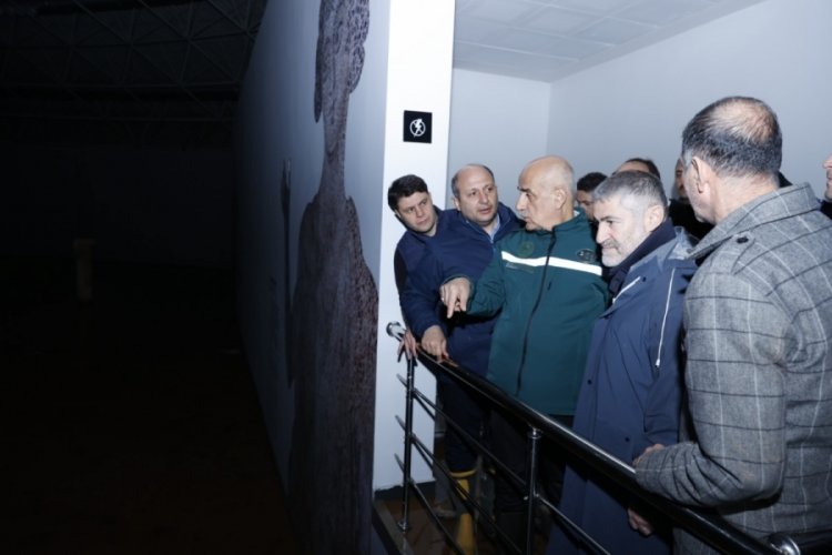 Bakan Nebati ve Bakan Kirişci sel b&ouml;lgesinde &ccedil;alışmaları takip etti