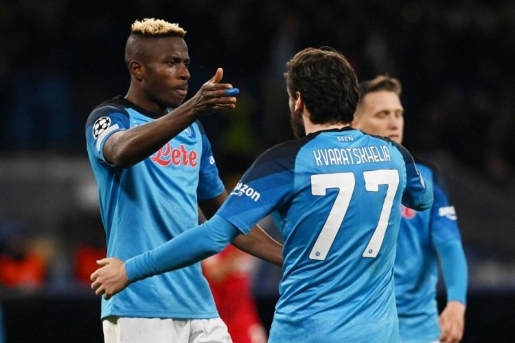 Napoli Şampiyonlar Ligi'nde tarihinde ilk kez &ccedil;eyrek finale &ccedil;ıktı