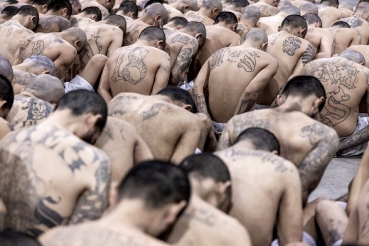 El Salvador'daki mega hapishanenin n&uuml;fusu ikiye katlandı