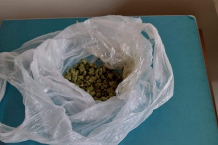 Van'da 'kesici aletle tehdit ederek yağmalama' su&ccedil;una 2 tutuklama