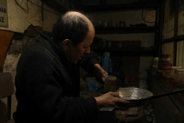 Bursa'da baba yadigarı mesleğini 47 yıldır s&uuml;rd&uuml;r&uuml;yor