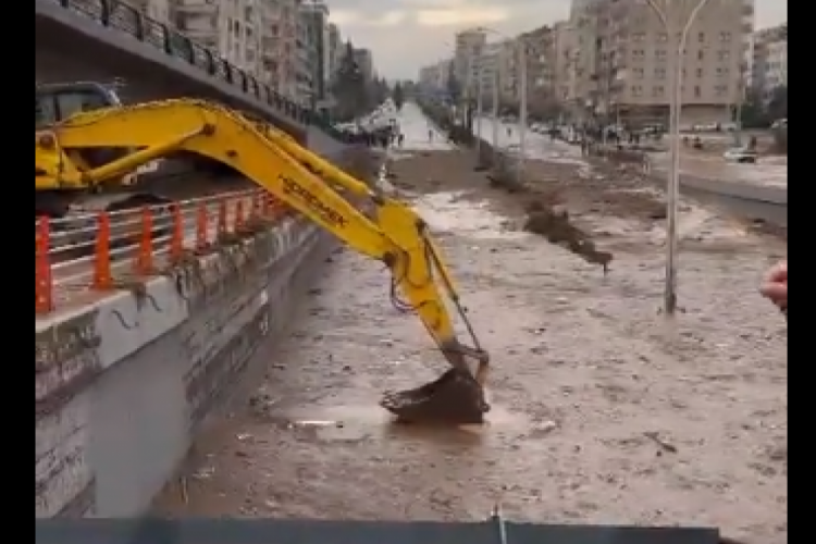 Sel b&ouml;lgesindeki g&ouml;r&uuml;nt&uuml;lere tepki yağdı!