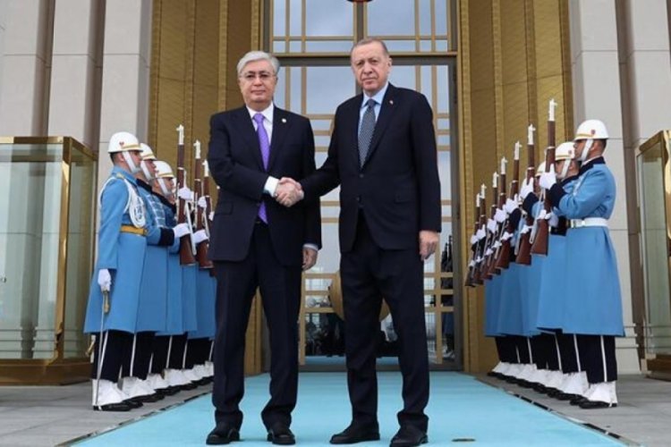 Cumhurbaşkanı Erdoğan, Tokayev ile g&ouml;r&uuml;şt&uuml;