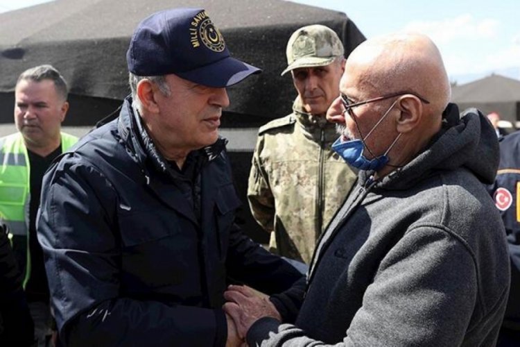 Bakan Akar, Antakya'da &ccedil;adır kentte incelemelerde bulundu