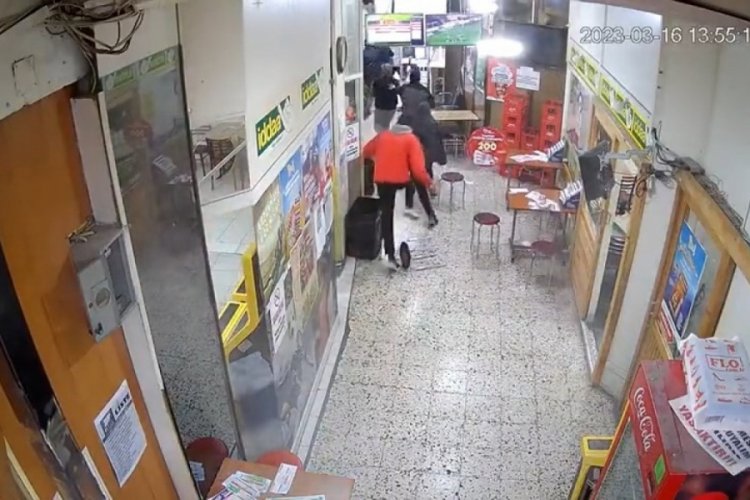 Deprem paniği kamerada! Pasajdan b&ouml;yle &ccedil;ıktılar