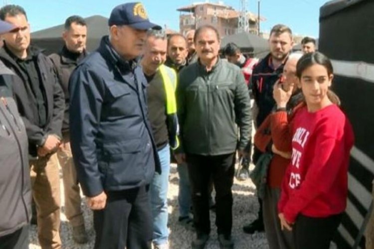 Bakan Akar'dan, depremzede ailelere 'eğitim' uyarısı